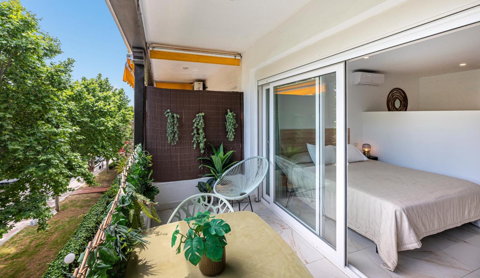 With Sea Views, Pool, Parking And Tennis Court Marbella