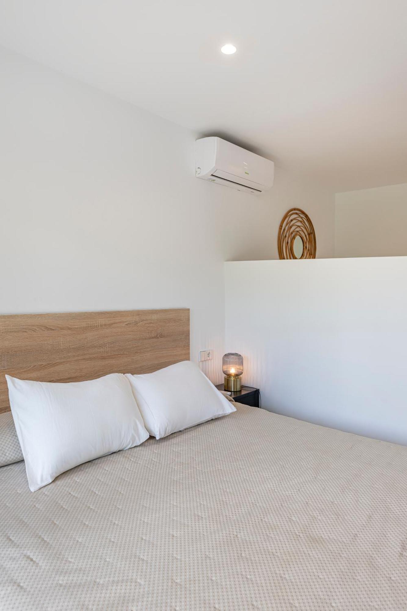 With Sea Views, Pool, Parking And Tennis Court Apartemen *