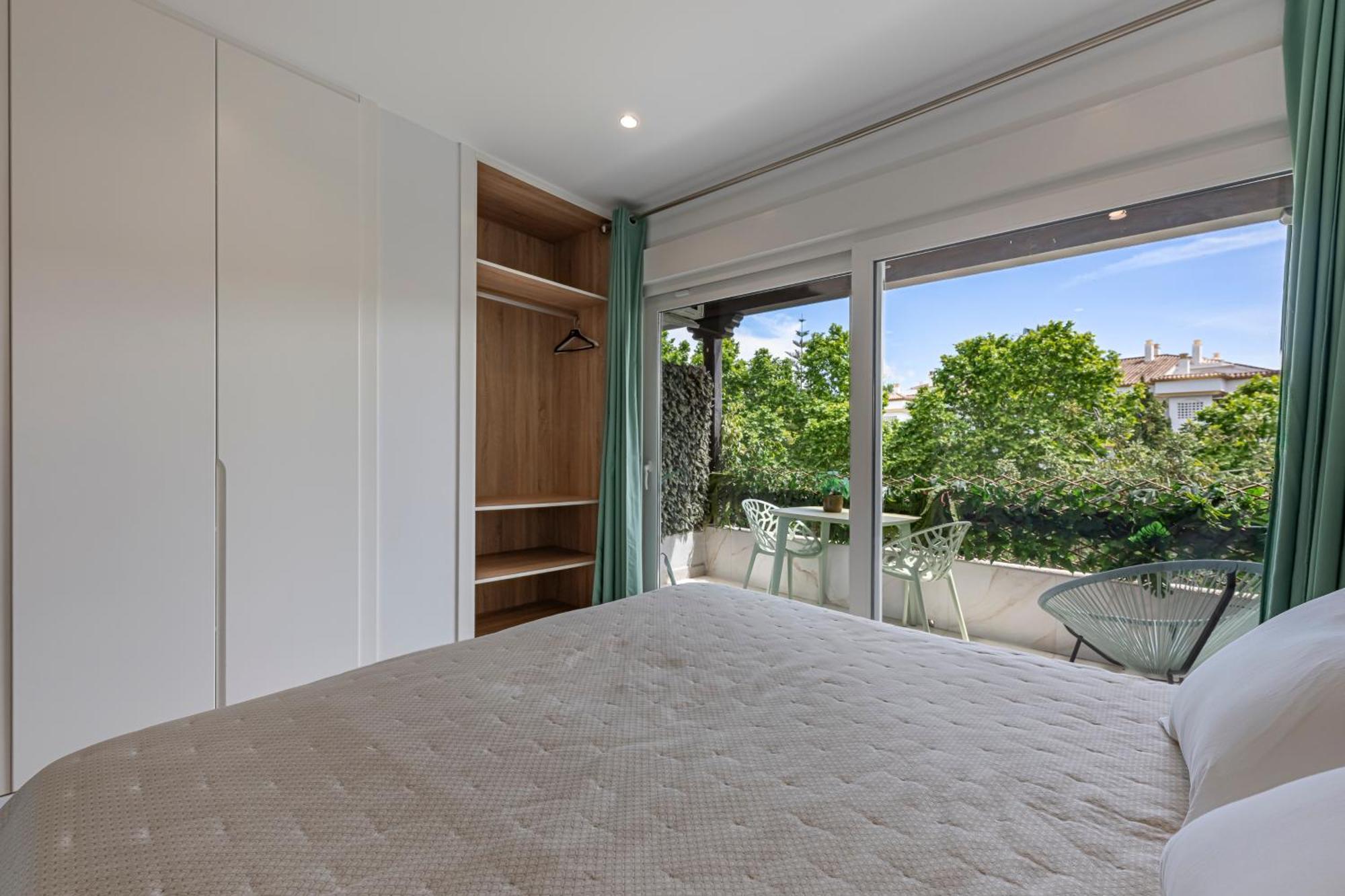 With Sea Views, Pool, Parking And Tennis Court Marbella