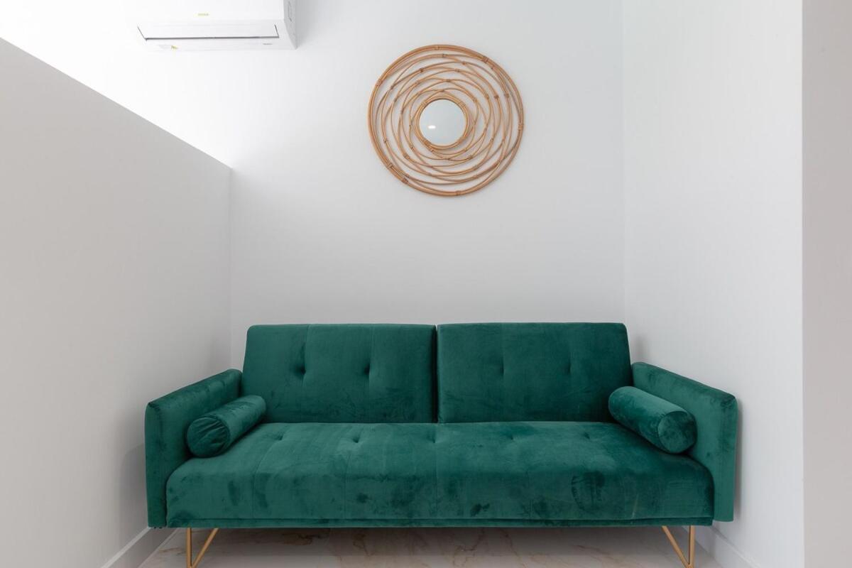 Apartamento With Sea Views, Pool, Parking And Tennis Court *