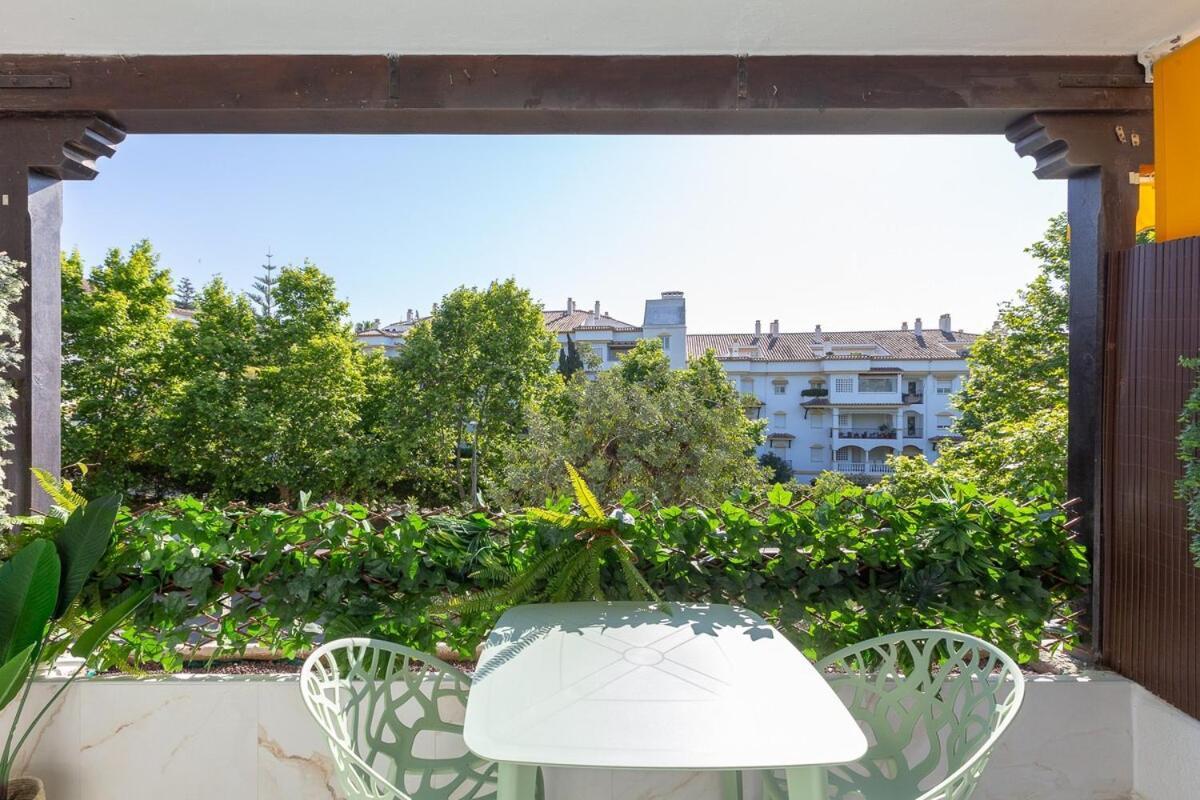 With Sea Views, Pool, Parking And Tennis Court Apartamento