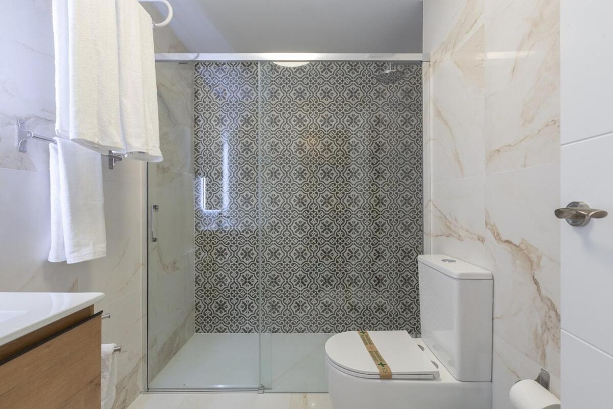 Apartamento With Sea Views, Pool, Parking And Tennis Court