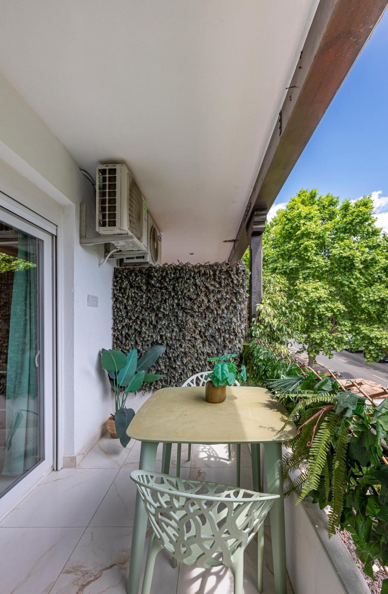 With Sea Views, Pool, Parking And Tennis Court *