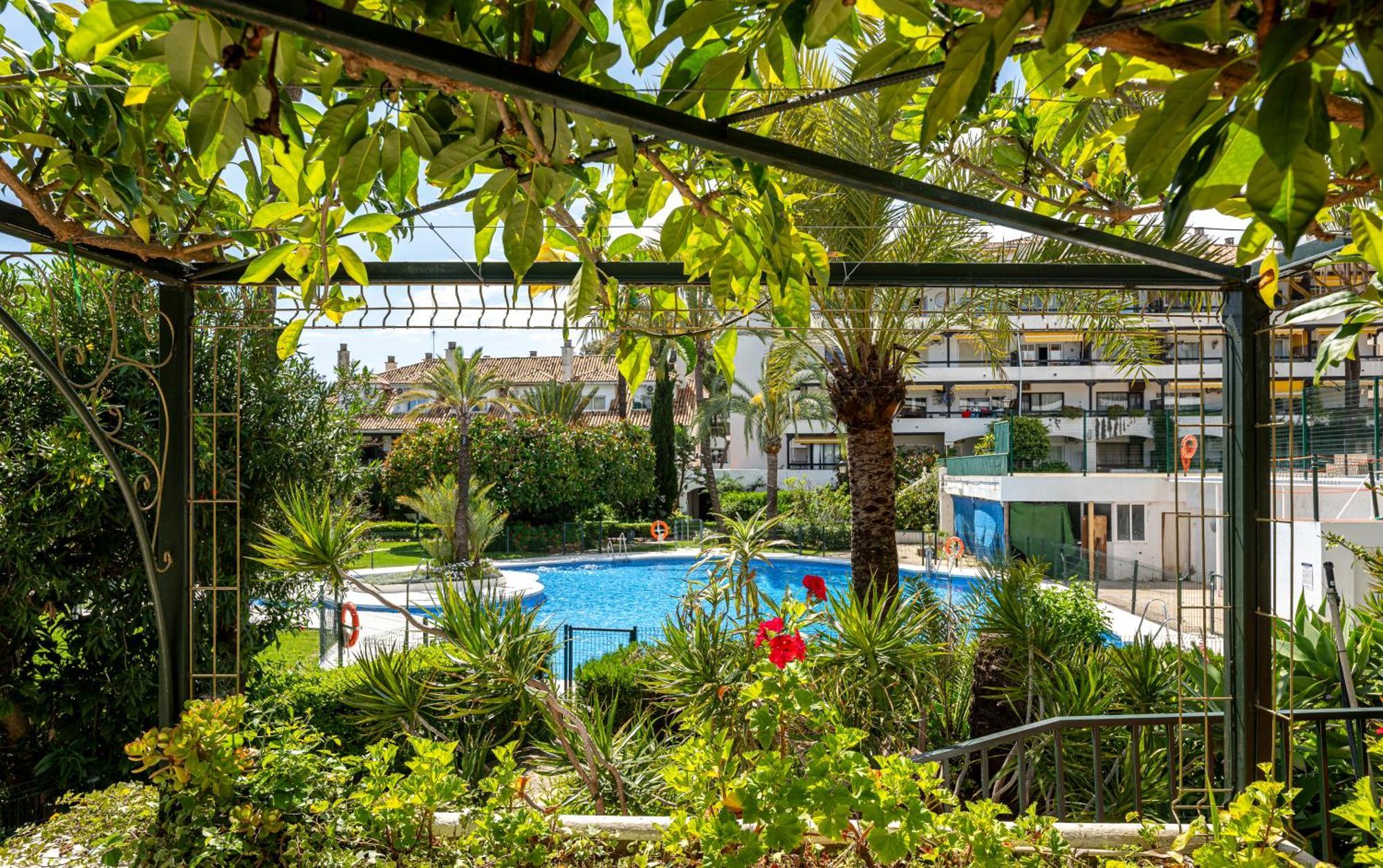 Appartement With Sea Views, Pool, Parking And Tennis Court *
